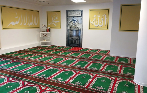  Muslim Prayer Room